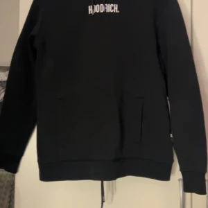 Hoodrich hoodie - En hoodie som inte har några skador🥰