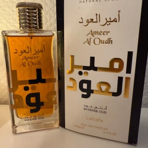 Ameer Al Oudh Intense Oud Eau de Parfum - Endast testad en gång. Full presentation ingår. 