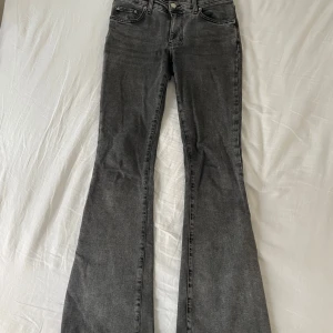 Bootcut Jeans  - Bootcut och midwaist/lowwaist jeans från Gina Tricot. Superfina och bra skick 