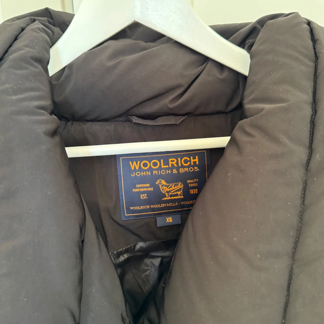 Svart dunjacka från Woolrich - 92