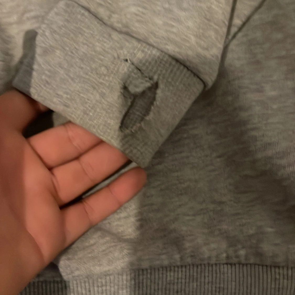 Grå tröja från Peak Performance - 1