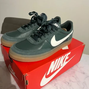 Gröna Nike sneakers Killshot - Snygga vintage gröna Nike sneakers. Helt nya! Säljs pga fel storlek. 