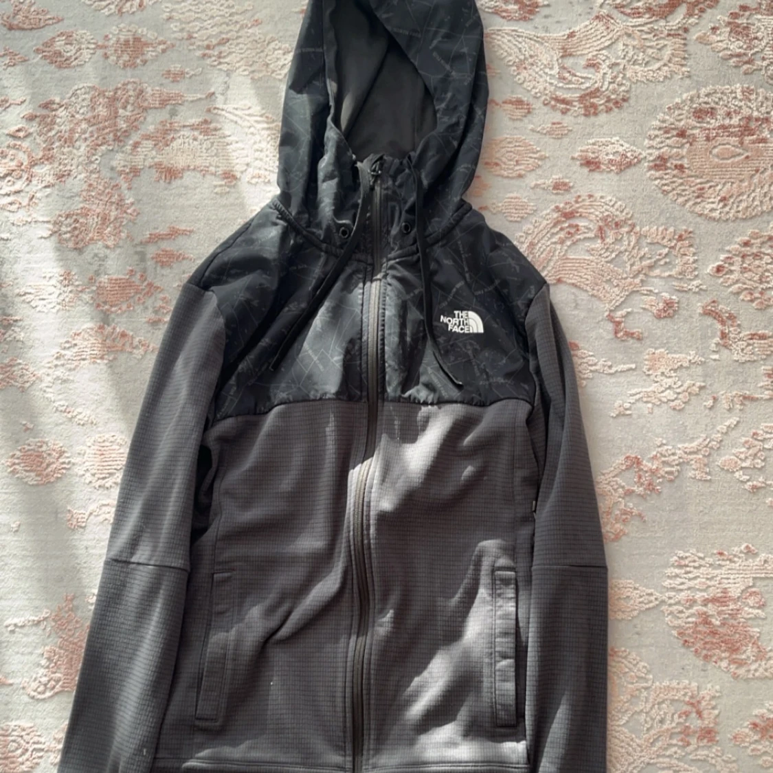 Grå kofta från The North Face