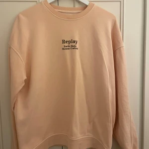 Ljus rosa sweatshirt från Replay - Ljus rosa tröja från replay, bra skick💓