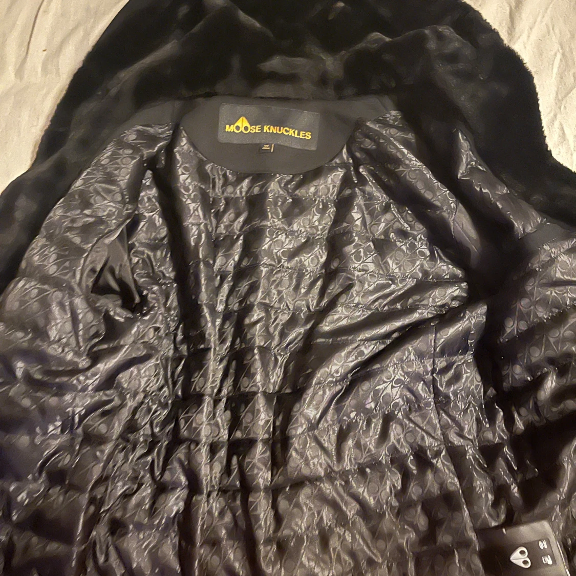 Svart Linden Bunny från Moose Knuckles - 1