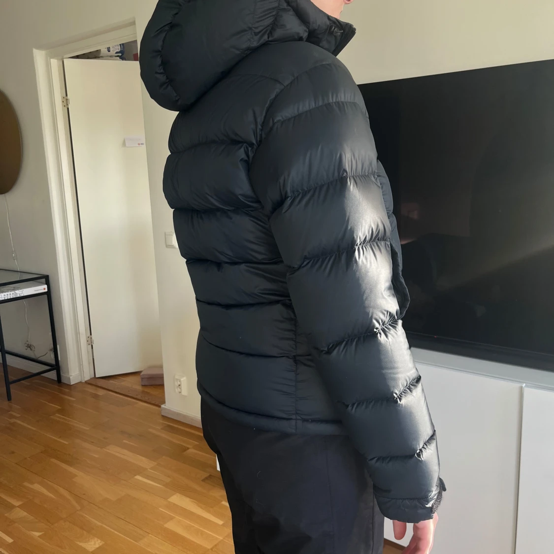 Svart dunjacka från Peak Performance - 2