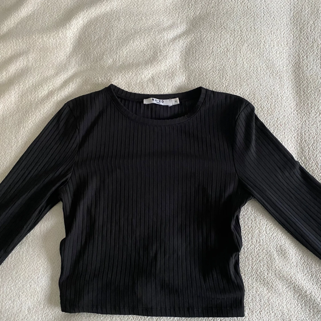 Svart ribbad topp från NA-KD