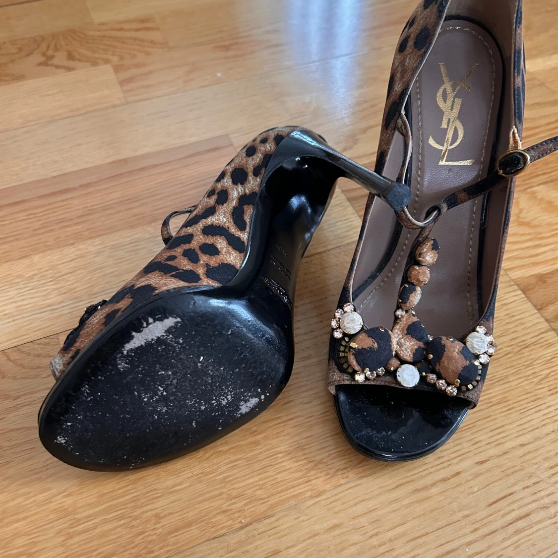 Leopardmönstrade klackskor från YSL - 2