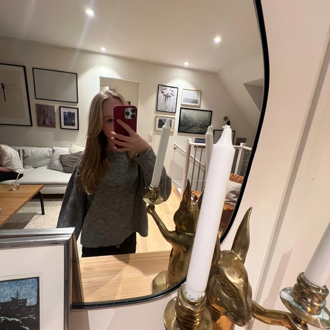 Grå stickad tröja - 1