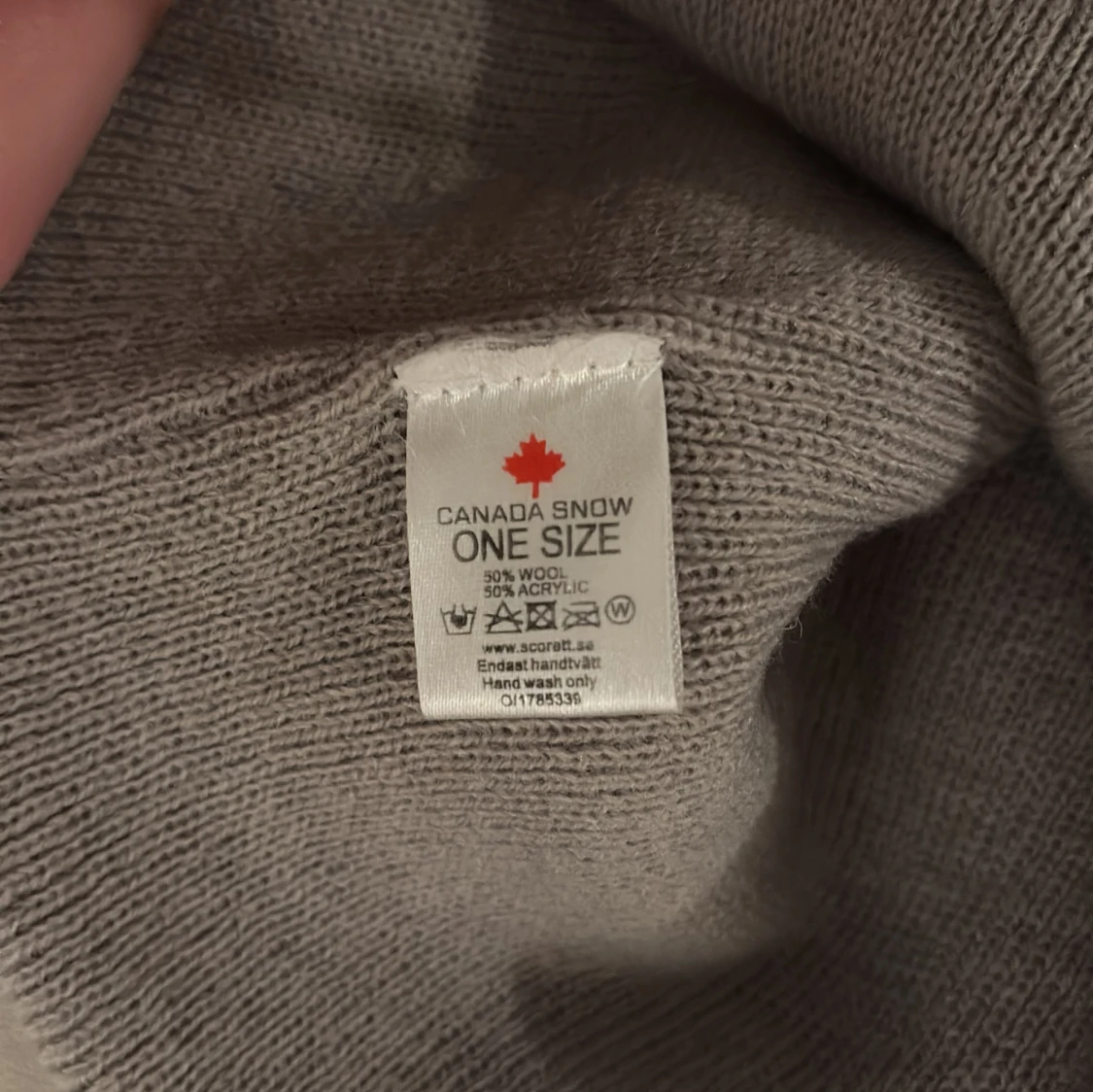 Grå mössa från Canada Snow - 2