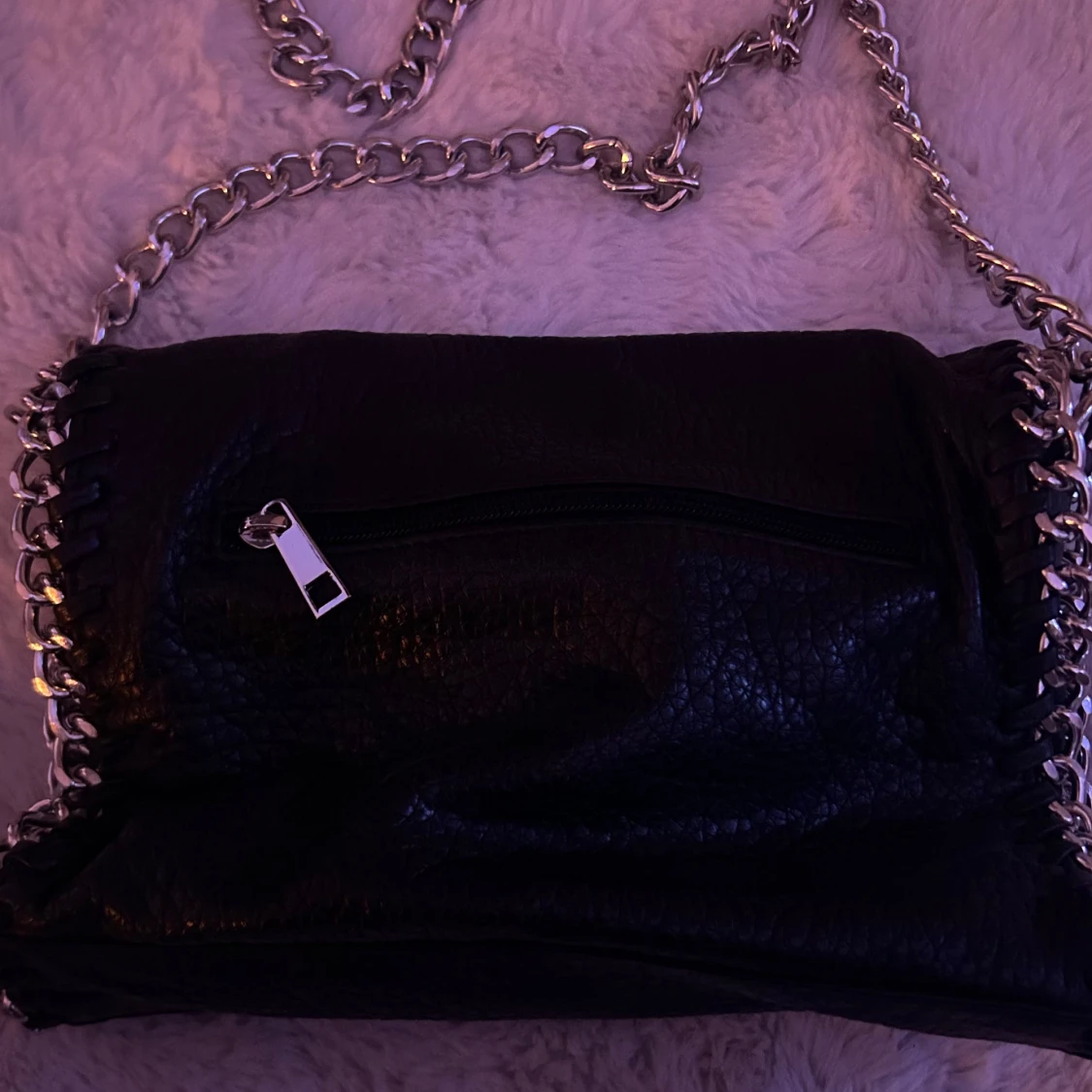 Svart axelväska från Tiamo  - 1