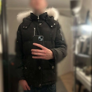 Moose Knuckles jacka  - Moose Knuckles jacka i fint skick (9/10) storlek M. Hör av er vid frågor och funderingar