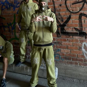 Söker Tutto byxor - Söker gröna Tuttolente MT byxor i M. Skicka ett DM med om du har ett par