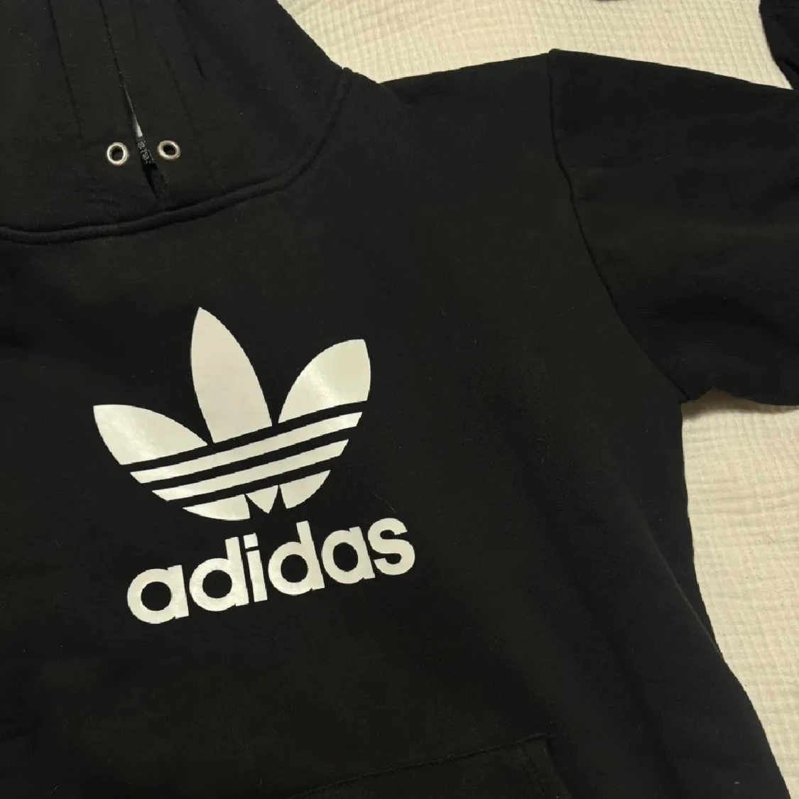 Svart hoodie från Adidas - 91
