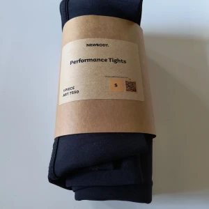 NYA New Body performance tights  - Helt nya. De har 1 ficka 