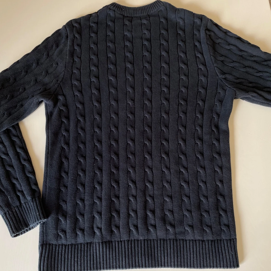 Cable knitted tröja - 90