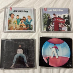 One Direction cd skivkr - Säljer one direktion cd skivor take me home och upp all night. Även Harry styles fine line och louis tomlinson Walls. Nyskick funkar som de ska. Kan säljas separat för 50kr styck. Men blir billigare om man köper alla 
