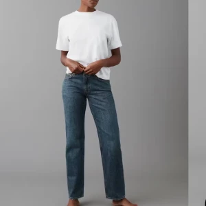 Low straight jeans - Säljer desss superfina jeansen i en mörkare blå☺️ är i mycket bra skick! 