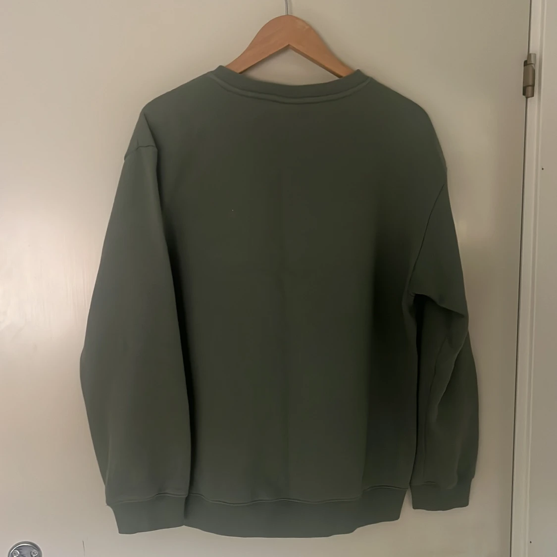 Grön sweatshirt från H&M - 90