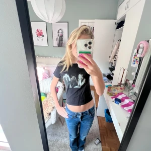 Croppad t-shirt - Såå nice baby tee t-shirt! Bra skick 🥰