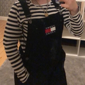 Manchester hängselbyxor  - Långa hängslebyxor från Tommy Hilfiger 