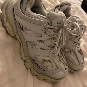 Balenciaga white sneakers  - Balenciaga white sneakers 