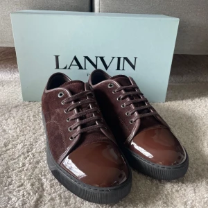 Bruna Lanvins  - 10/10 skick på dessa fantastiska skor som jag säljer💯 använda en gång bara, men nu ska de säljas. Pris går att diskutera, skriv till mig för fler frågor!