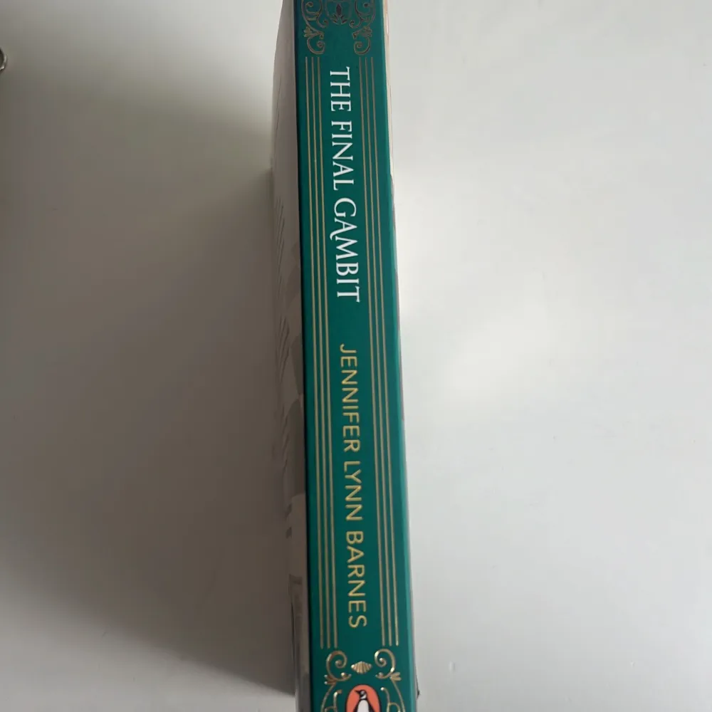 Det är den 3 boken i serien. Boken är i jätte bra skick, jag har inte läst den så den sitter bara på min bokhylla. Övrigt.