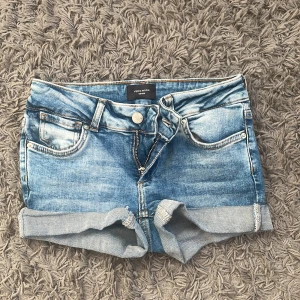 Low waist shorts🩷 - Super snygga low waist shorts från veromoda🔥