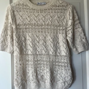 Topp från Zara - Aldrig använd, liten i storlek, 