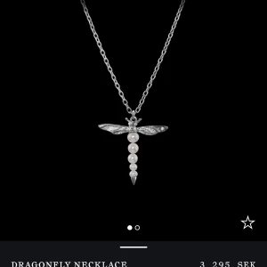 Maria Nilsdotter halsband  - Kollar intresse på de här jätte snygga halsbandet från Maria Nilsdotter. De är knappat anvönt och nästa helt nytt. Är även intresserad av att byta om ett annat🥰🥰