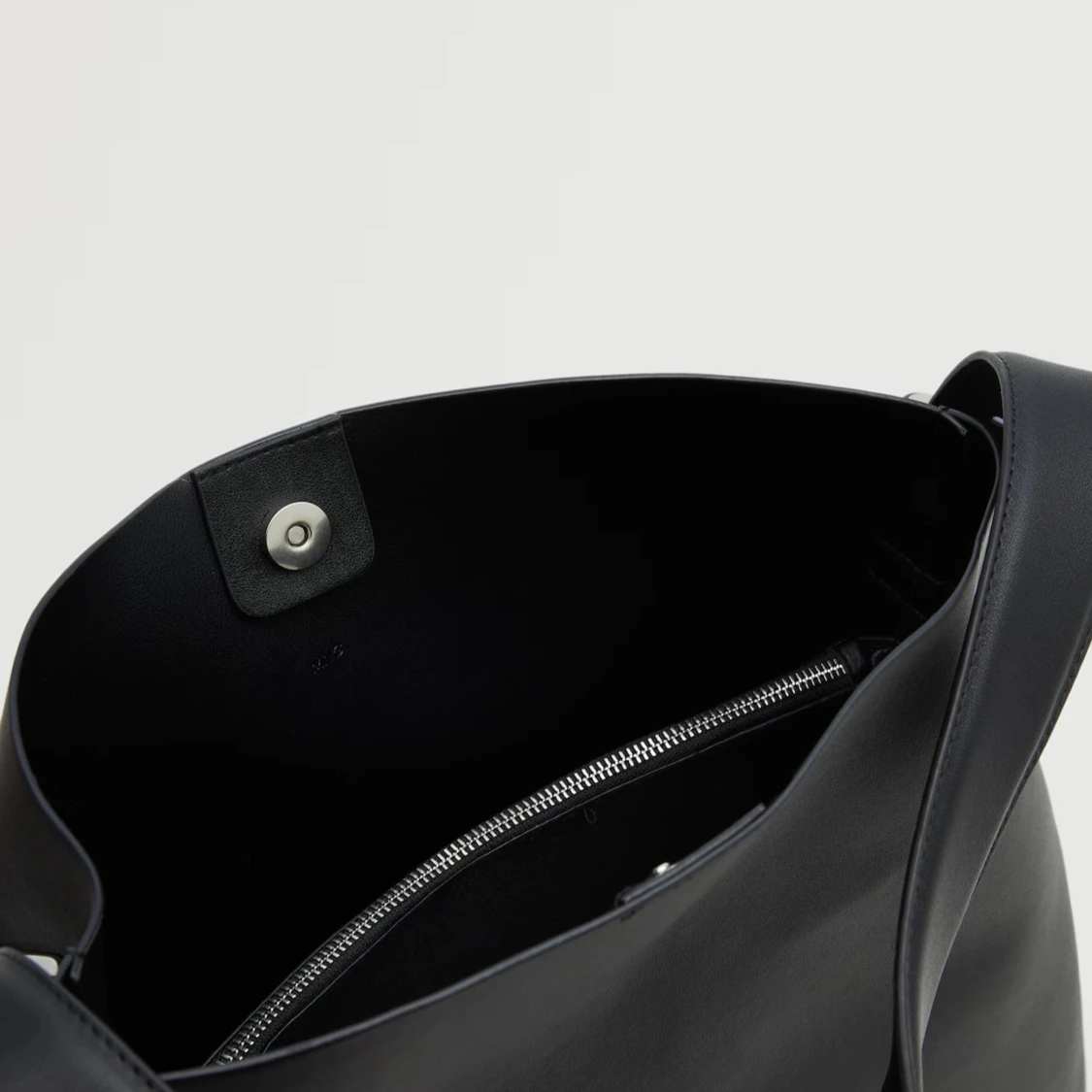 Väska från Mango - 92