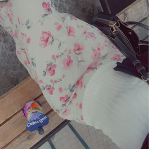 Kjol - Kjolen är från shein för 200kr och nu säljer jag den för 80kr ta vara på det