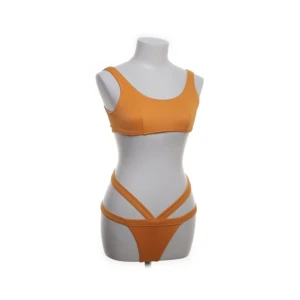 Orange bikini från Missguided - Oanvänd bikini från Missguided.