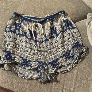 Tunna shorts  Storlek M-Xl  Står XLL i men dom är små i storleken 