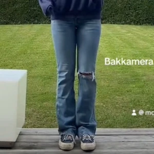 Gina tricot jeans - Säljer dessa så coola jeansen från gina med hål! Är i storlek 38, men mer som 36