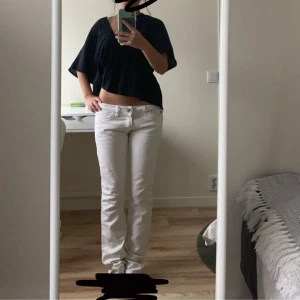 Lågmidjade jeans/Low Rise jeans - Super fina Low Rise vintage jeans från replay säljer pga de va lite för stora annars så sitter de så bra💞 de är bootcut😊