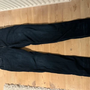 Replay anbass slim fit  - Riktigt feta jeans stl 28/32 använda fåtal gånger skriv till mig om funderingar tveka inte 