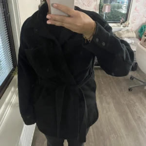 Jacka/kappa - Super fin Teddy kappa nu till hösten🥰använd endast någon gång så som ny💕köpt på stadium 