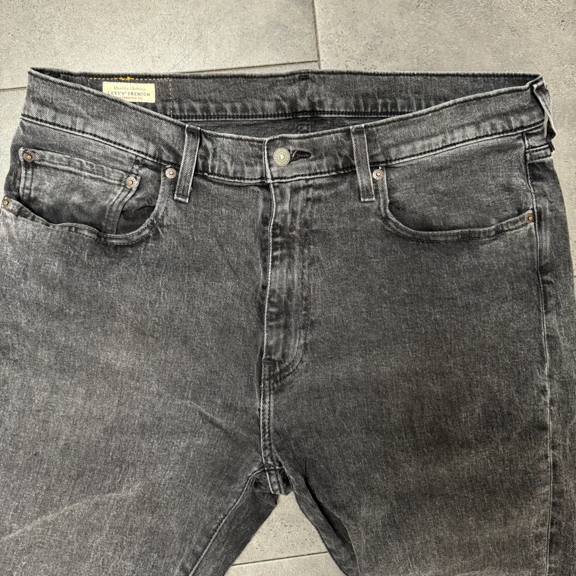 Svarta Levis jeans  - 91