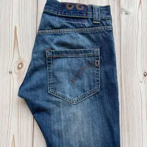 Säljer nu dessa feta Dondup jeans.| Modell: slim fit | Storlek: 30W |Färg: Blå |