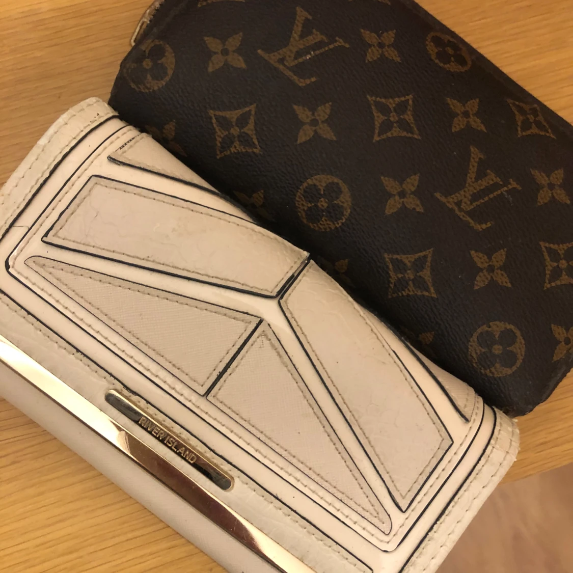 Armani bomberjacka väskor plånböcker, 500kr/st - 90