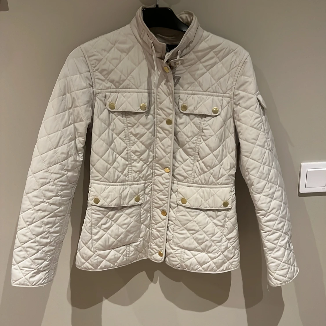 Beige quiltad jacka från Stockh LM