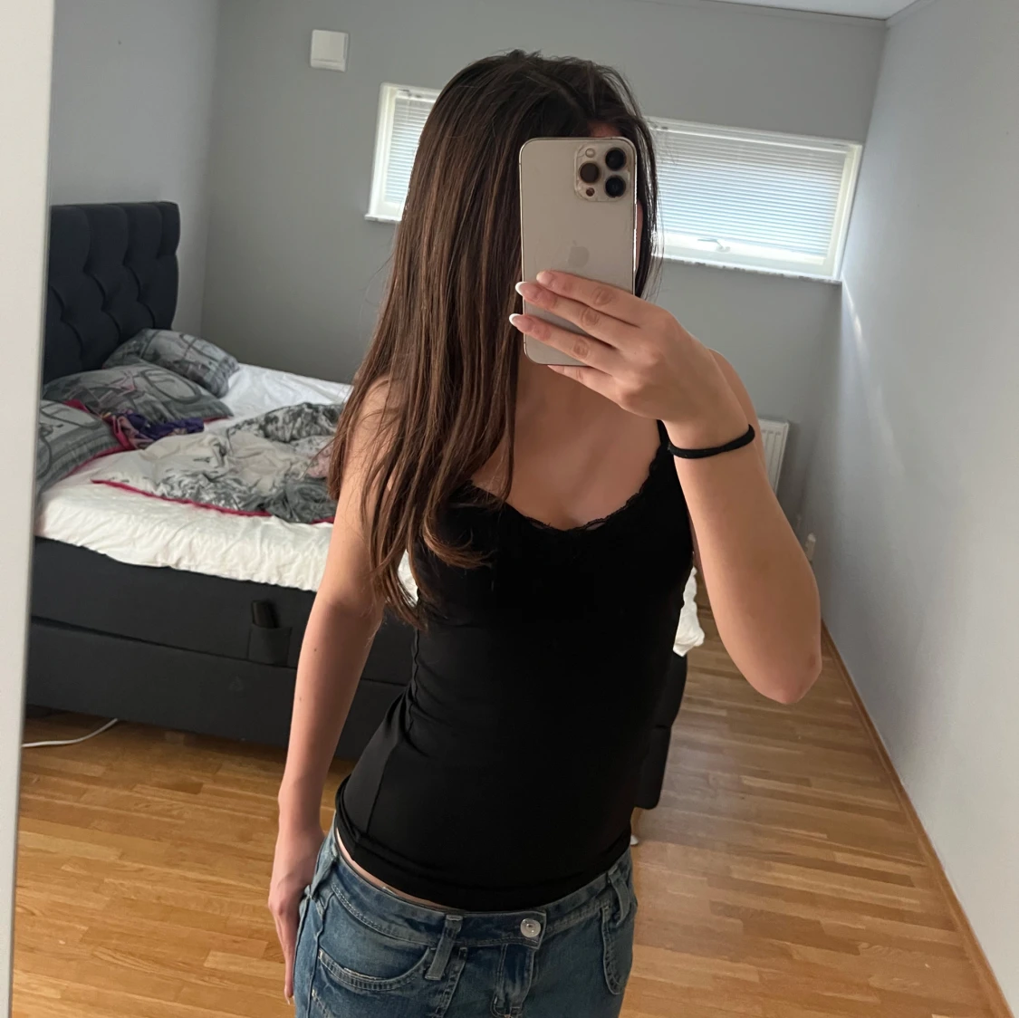 Svart ärmlös topp - 90