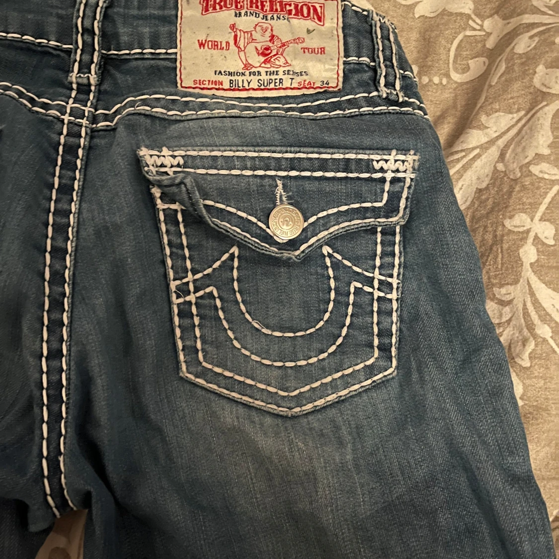 Blå jeans från True Religion - 90