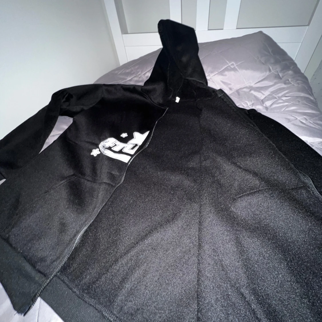 Svart hoodie med tryck - 43