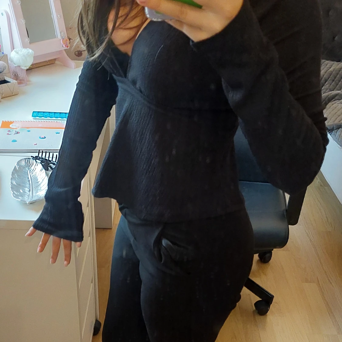 Mörkblå långärmad topp med knyt