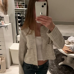 Kofta  - Nästan aldrig använd så är i gott skick!