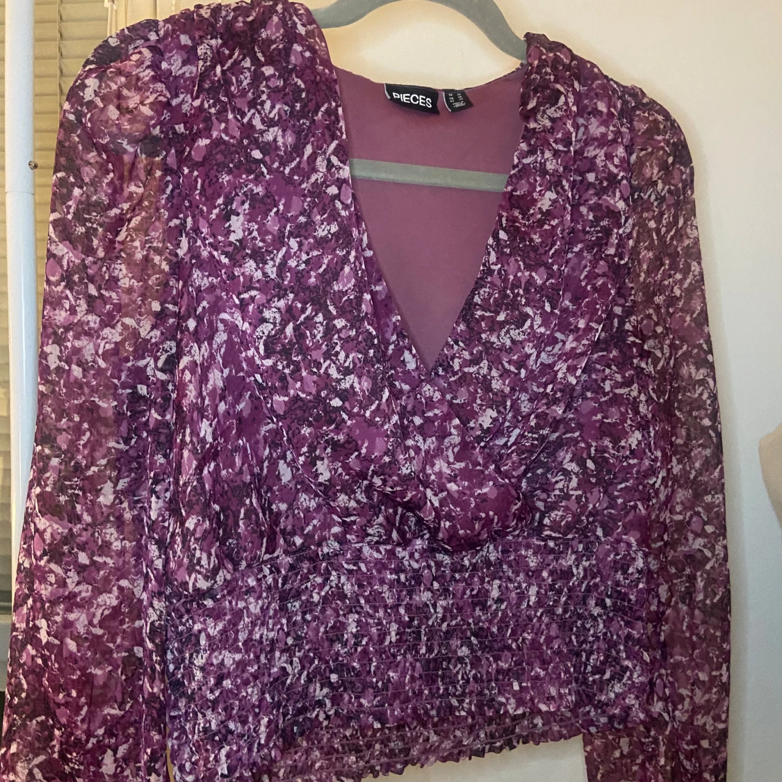 Mönstrad topp från Pieces - 91