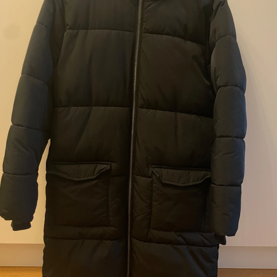 Svart dunjacka från Object